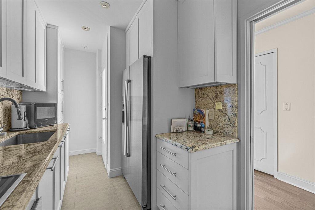 FOUR HUNDRED SO OCEAN BLVD CONDO - Residential