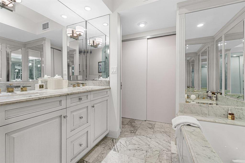 FOUR HUNDRED SO OCEAN BLVD CONDO - Residential