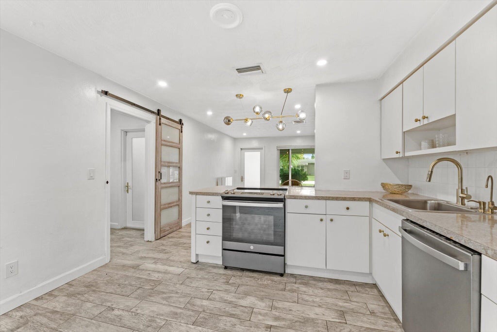 Photo of 4641 SW 25TH Terrace, Dania Beach, FL 33312 (MLS # B26069642)