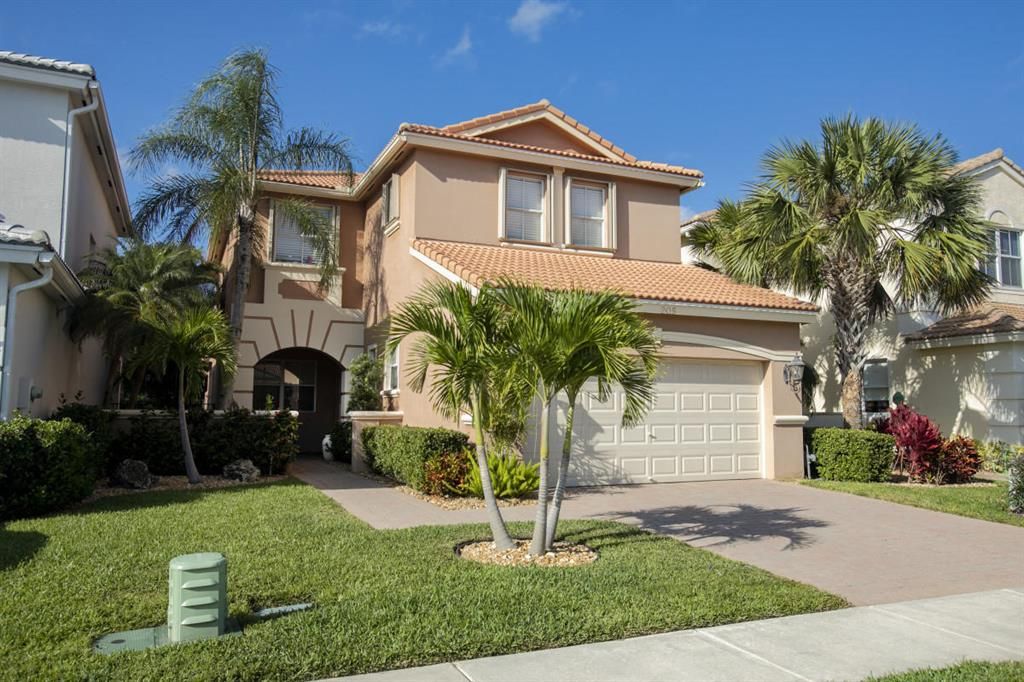 Photo of 205 Isle Verde Way, Palm Beach Gardens, FL 33418 (MLS # R10702268)