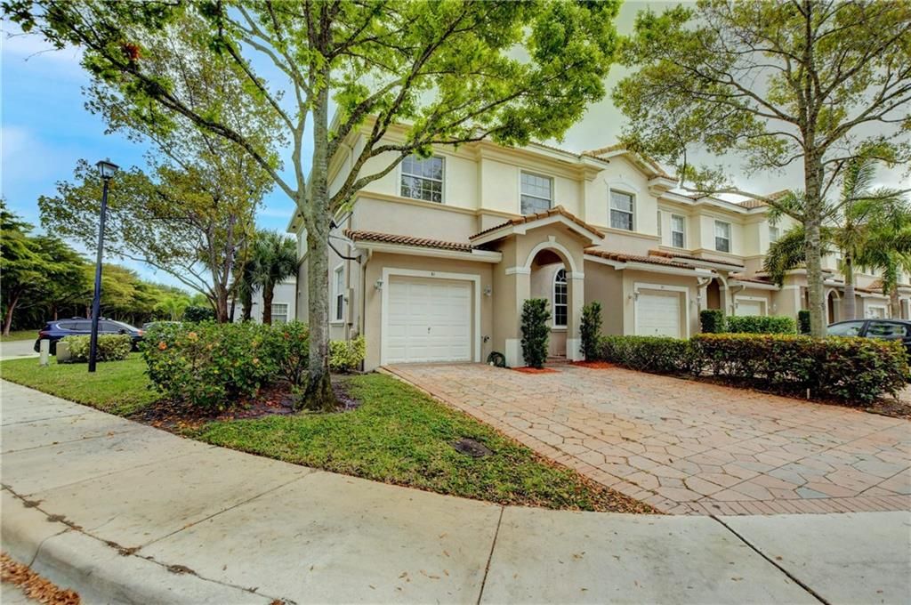 Photo of 61 Legacy Ct #61, Delray Beach, FL 33445 (MLS # F10318852)