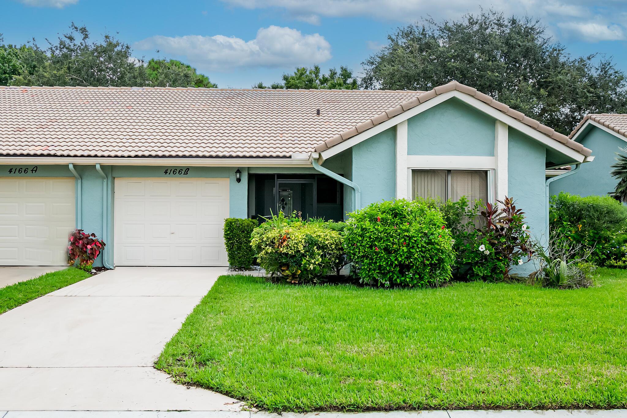 Tastefully updated 3 bedroom, 2 bathroom villa situated in the tranquil neighborhood of Gator Trace. A large kitchen, spacious dining room & living area offer convenience and comfort. The master suite features a large walk in closet, dual vanity sinks, walk in shower, & private lanai access. The one car garage provides space for storage as well as laundry on site. Screened in front and back patios offer ample space to enjoy the fresh air. Expansive golf and lake views can be seen from the large back patio. Tenants will have access to the community pool, clubhouse, and one of the areas premier public golf courses.