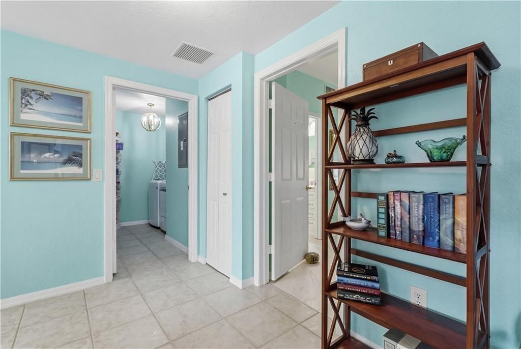 Palm Estates Luxury Condo - Residential