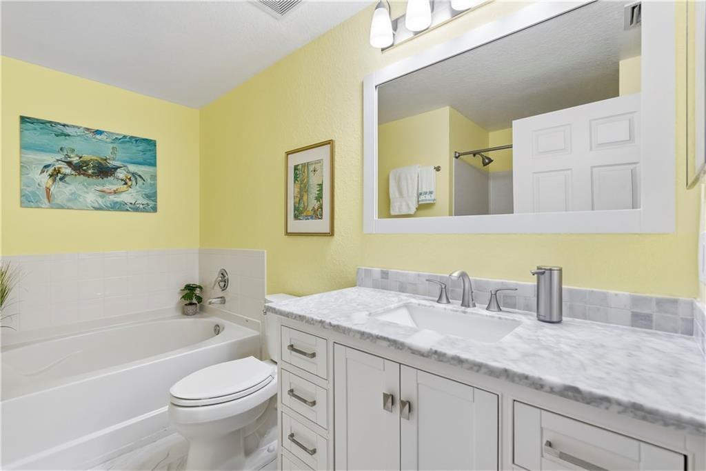 Palm Estates Luxury Condo - Residential