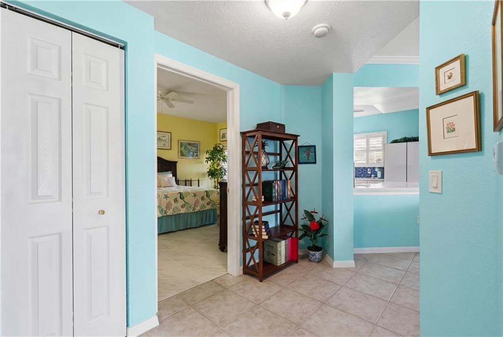 Palm Estates Luxury Condo - Residential