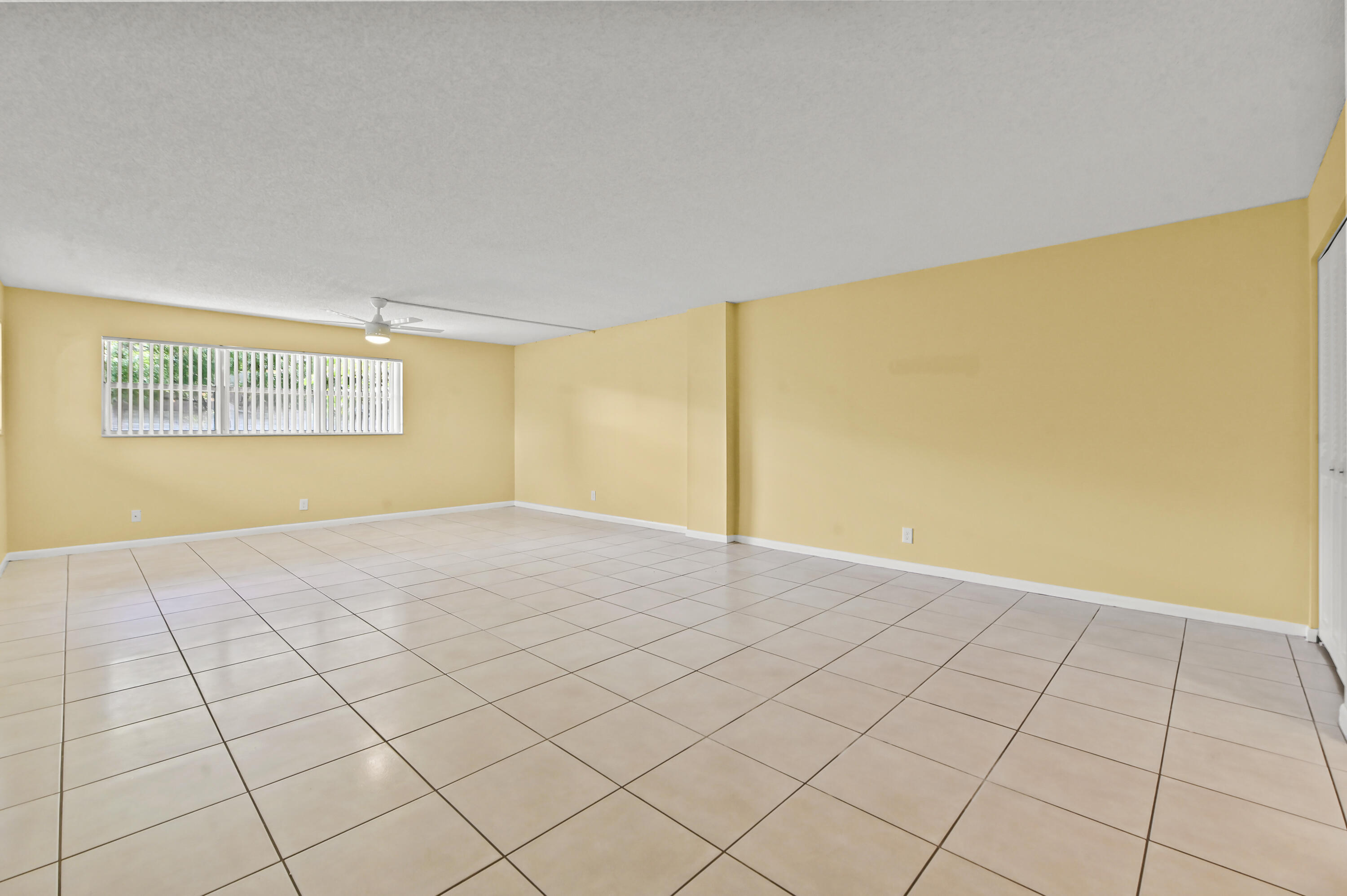 NOVA GARDENS CONDO - Residential