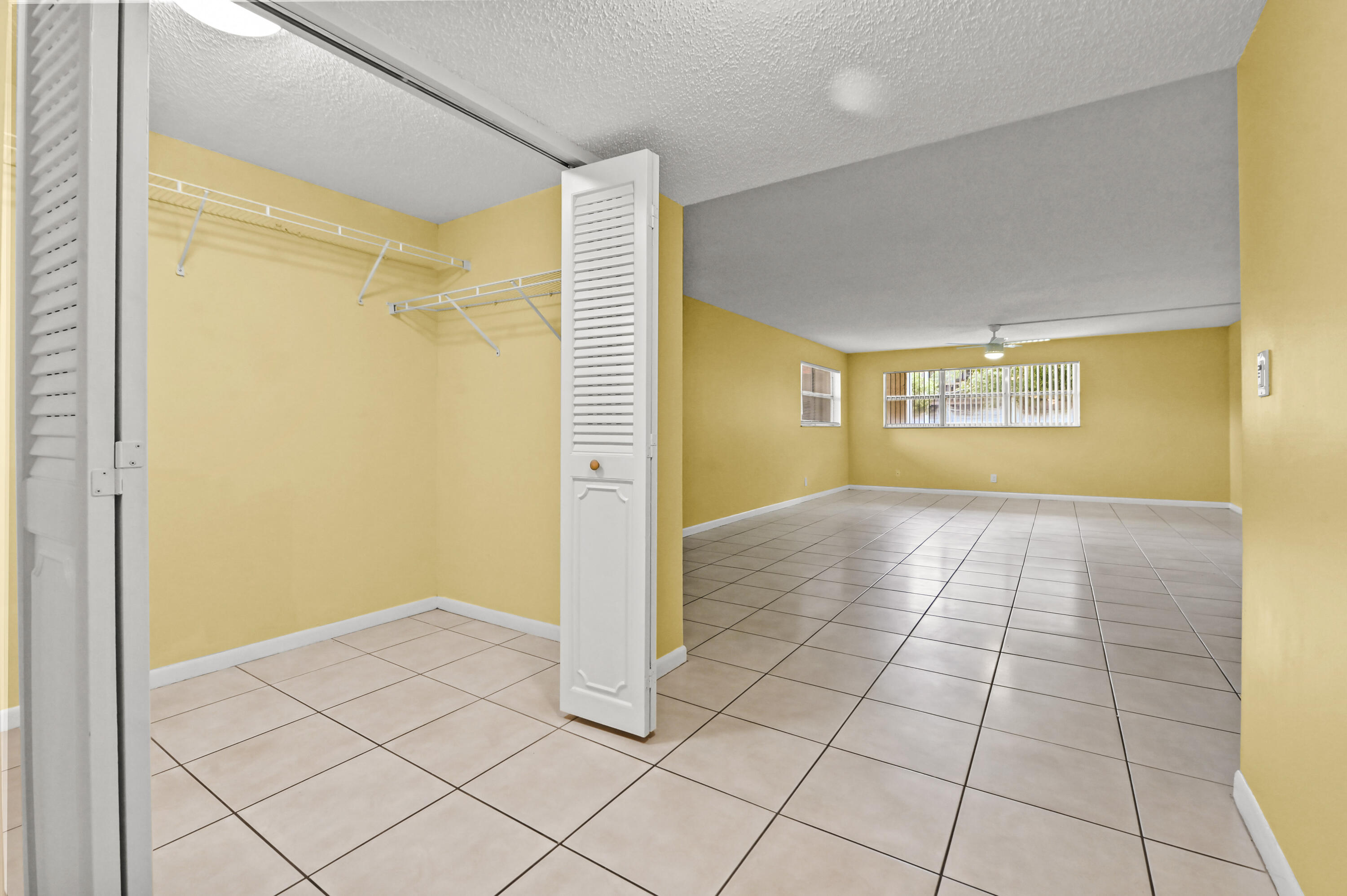 NOVA GARDENS CONDO - Residential