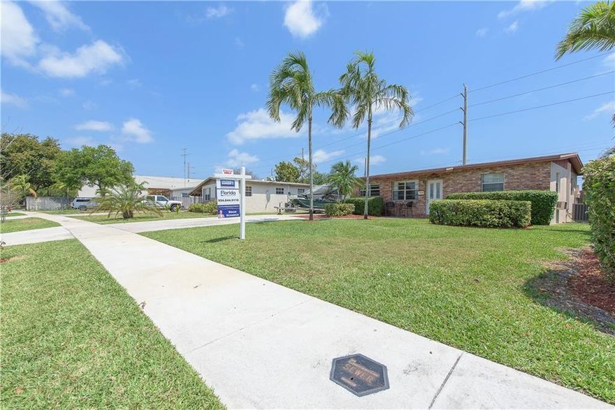 AN AMAZING OPPORTUNITY TO OWN THIS VERY CHARMING 3/2 HOME PLUS DEN!  NEWER CENTRAL AIR, STOVE, AND MICROWAVE.  SPLIT FLOOR PLAN WITH A SEPARATE LAUNDRY ROOM.  PLENTY OF PARKING, STORAGE SHED AND ROOM FOR A POOL!  GREAT STARTER HOME THATS MOVE IN READY! CLOSE TO 95, SHOPS, RESTAURANTS, BEACHES AND MORE!  TILE FLOORS THROUGHOUT.  DON'T MISS THIS CHANCE TO OWN A HOME IN TWIN LAKES!