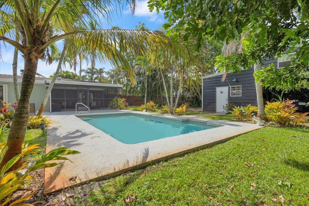 Photo of 2488 NW South Manor Avenue, Stuart, FL 34994 (MLS # B26067713)