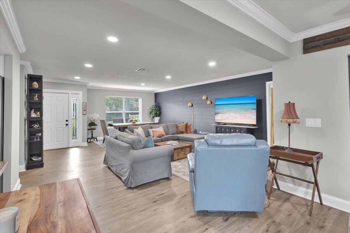 2488 NW South Manor Avenue, Stuart, FL, 34994/$699,000 4 2488 NW South Manor Avenue