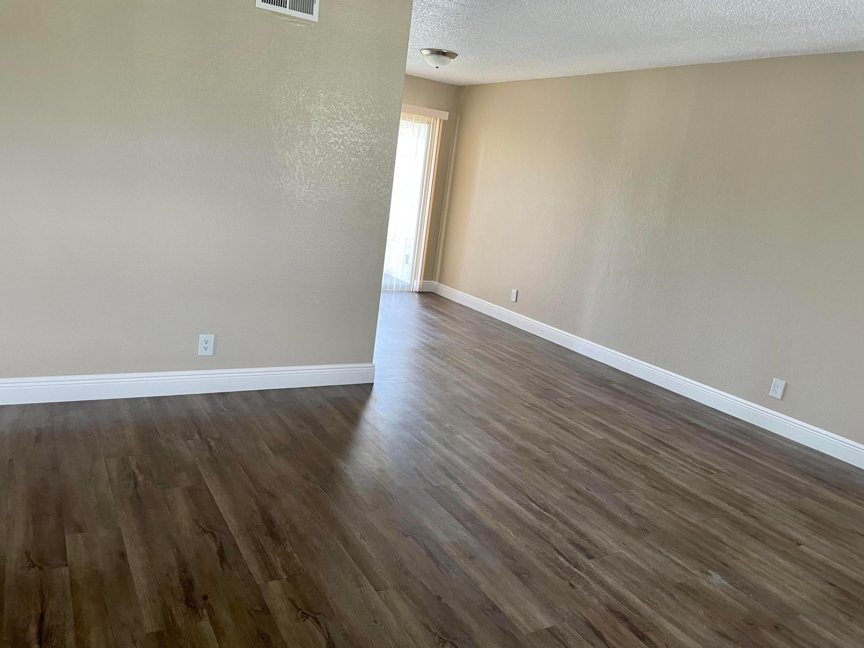 MODEL LAND CO - Residential Lease