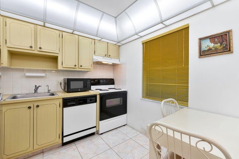 Tiny photo for 7807 Golf Cir Drive #308, Margate, FL 33063 (MLS # B26049275)