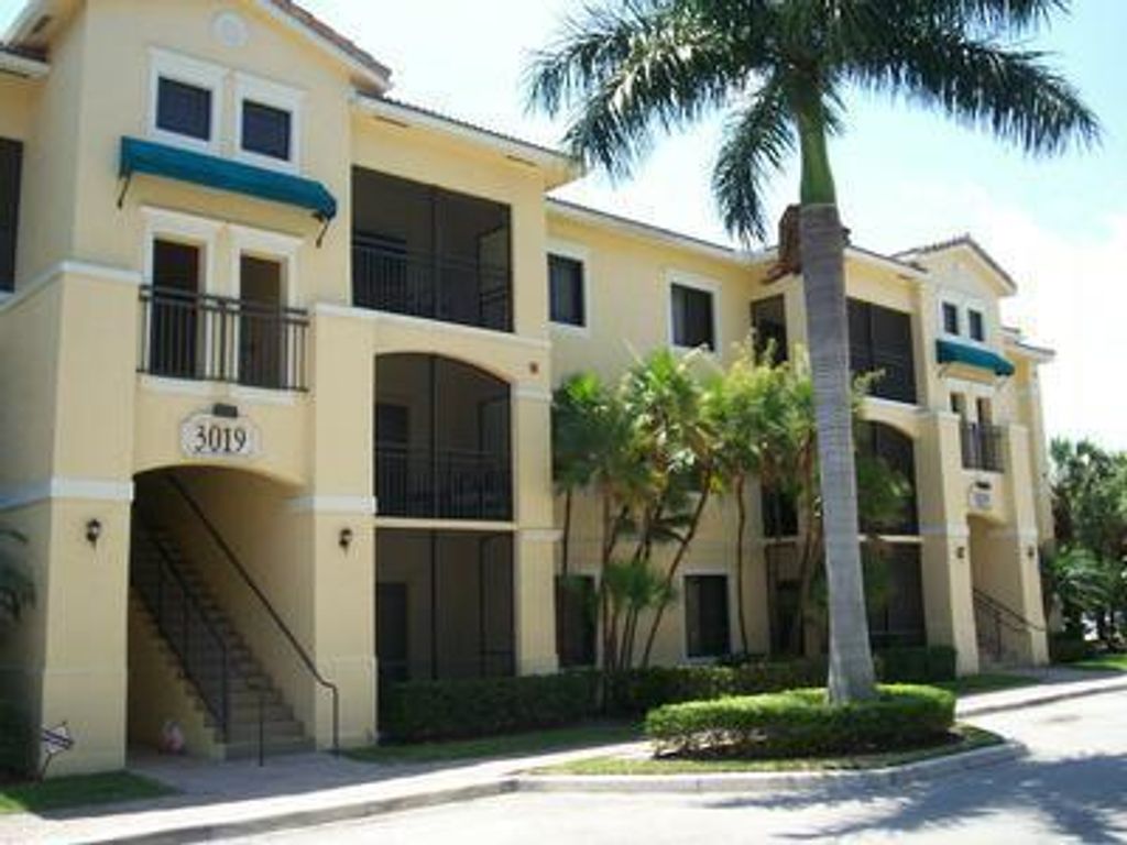 Photo of 3018 Alcazar Place #306, Palm Beach Gardens, FL 33410 (MLS # R10691939)