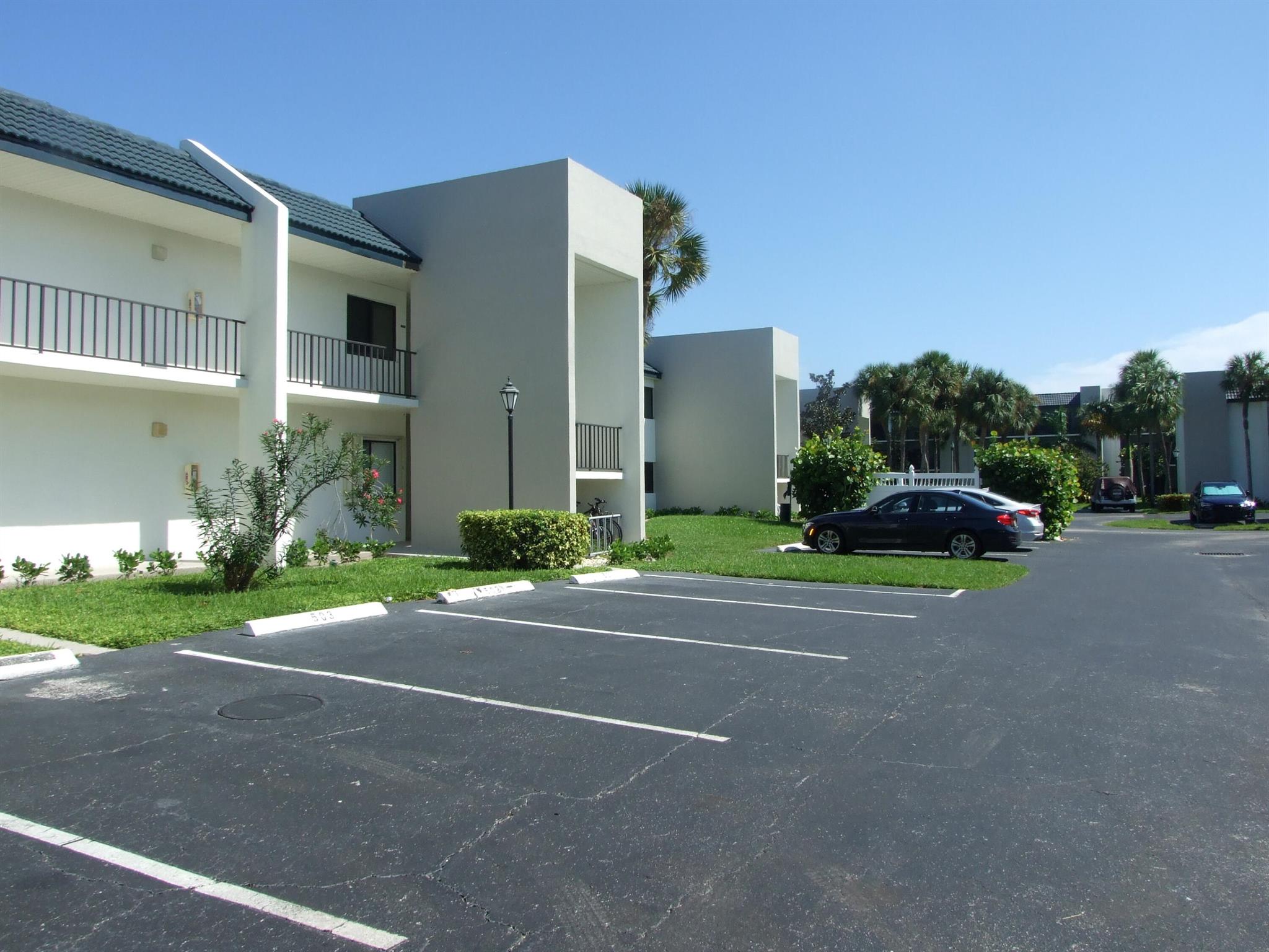 JUPITER OCEAN AND RACQUET - Residential Lease