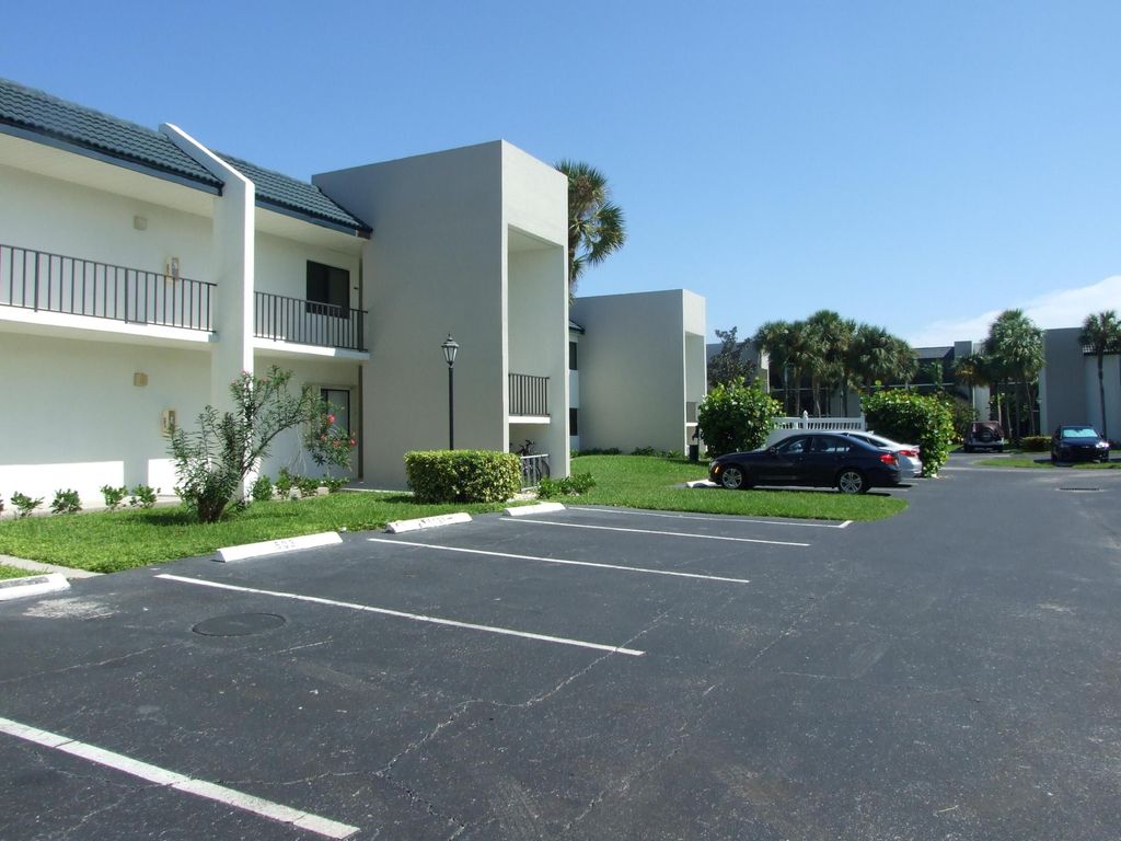 Photo of 1605 S Us Highway 1 #203 V4, Jupiter, FL 33477 (MLS # R11145971)