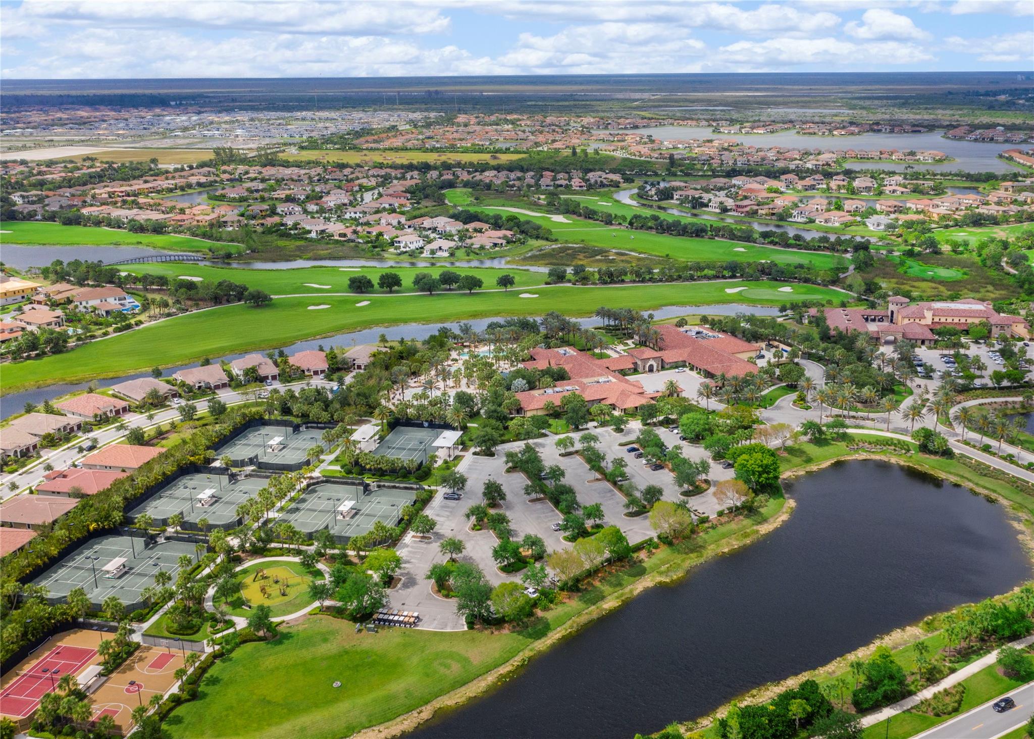 PARKLAND GOLF & COUNTRY CLUB - Residential