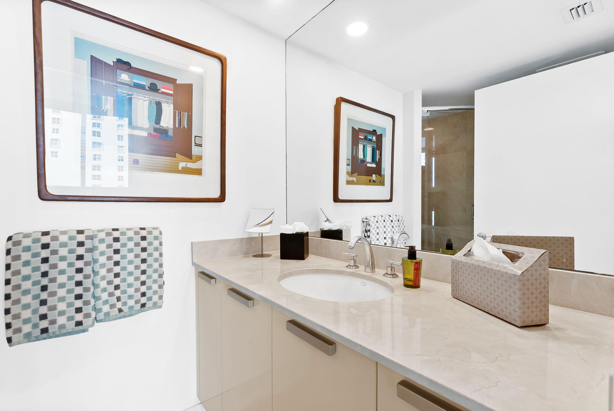 LA RIVE CONDO - Residential