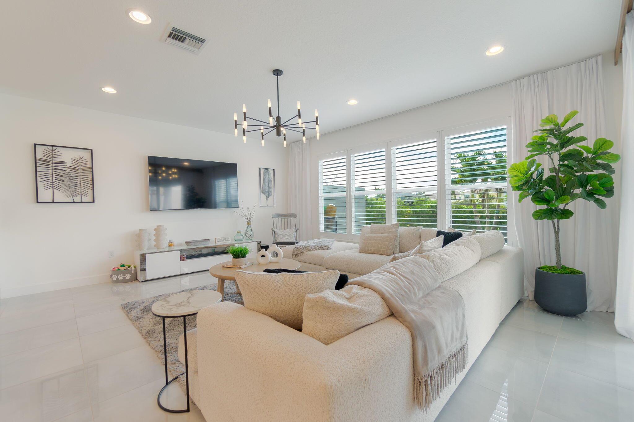 ARDEN PUD POD G SOUTH - Residential Lease