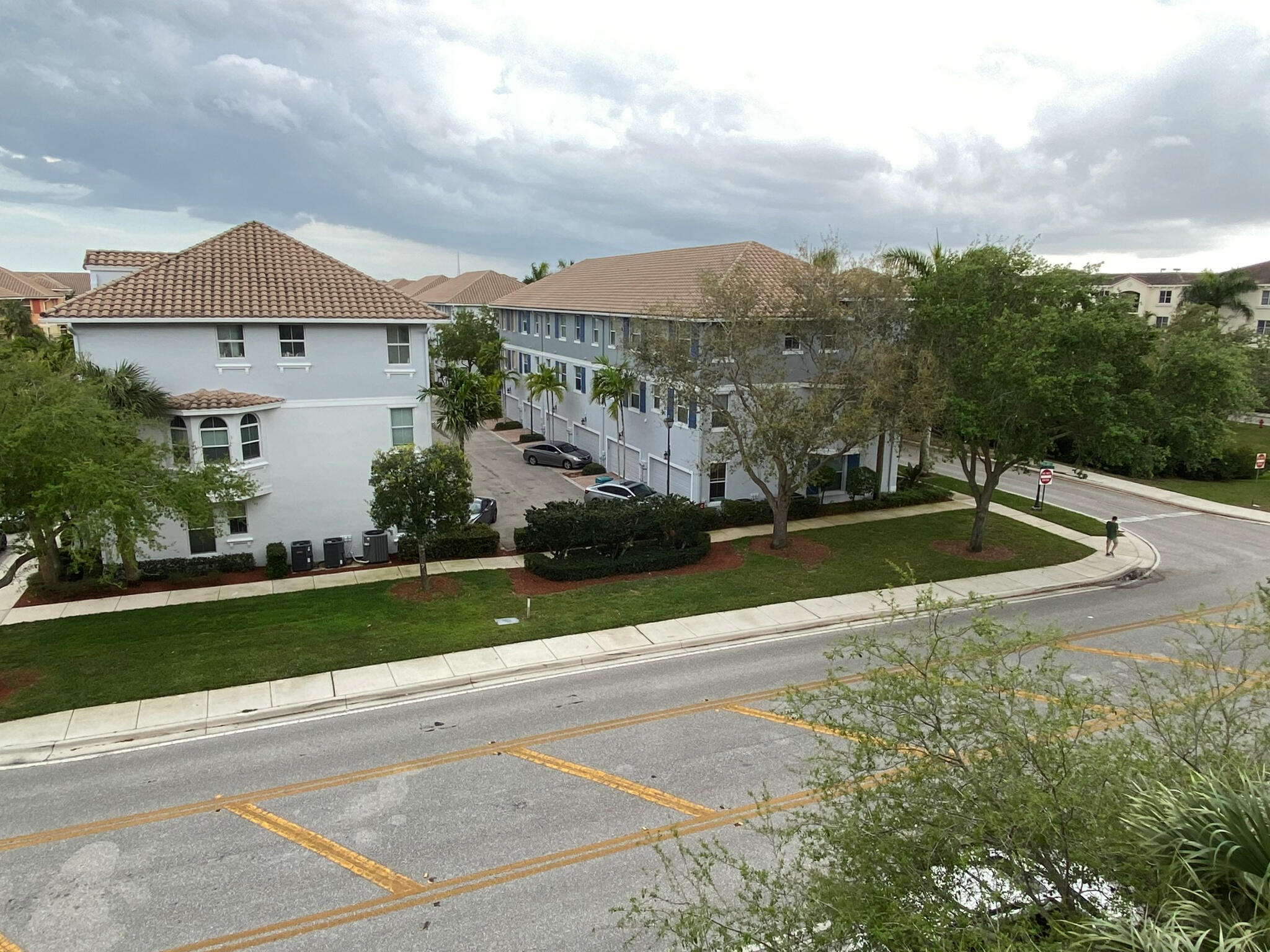 VIZCAYA LAKES CONDO - Residential Lease