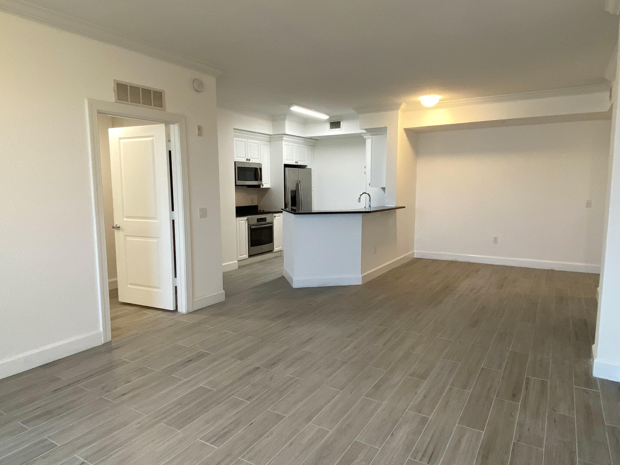 VIZCAYA LAKES CONDO - Residential Lease