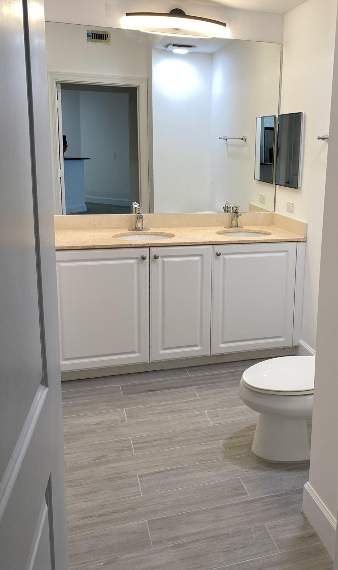 VIZCAYA LAKES CONDO - Residential Lease