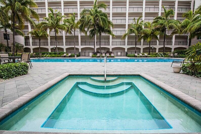 VIZCAYA LAKES CONDO - Residential Lease