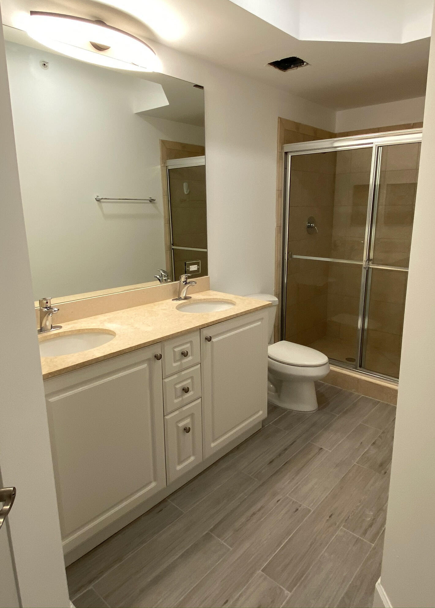 VIZCAYA LAKES CONDO - Residential Lease