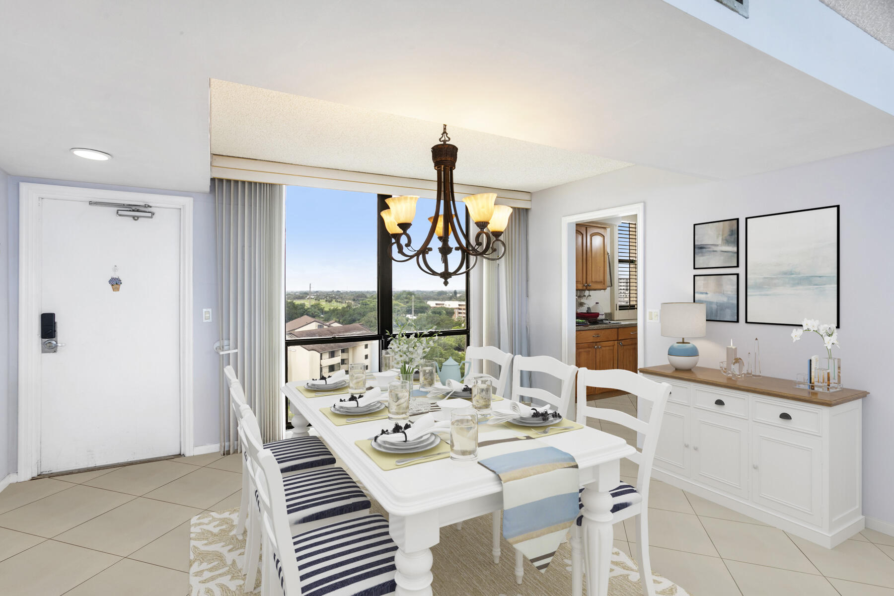 136 Lakeshore Drive 1010