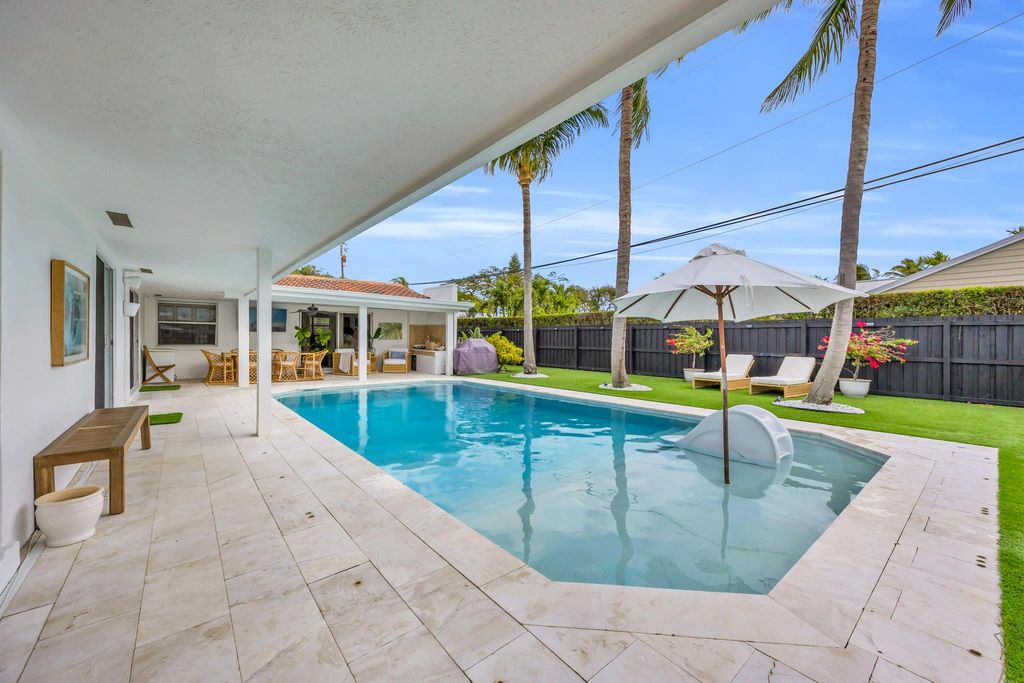 Photo of 366 Elm Avenue, Tequesta, FL 33469 (MLS # R11077478)