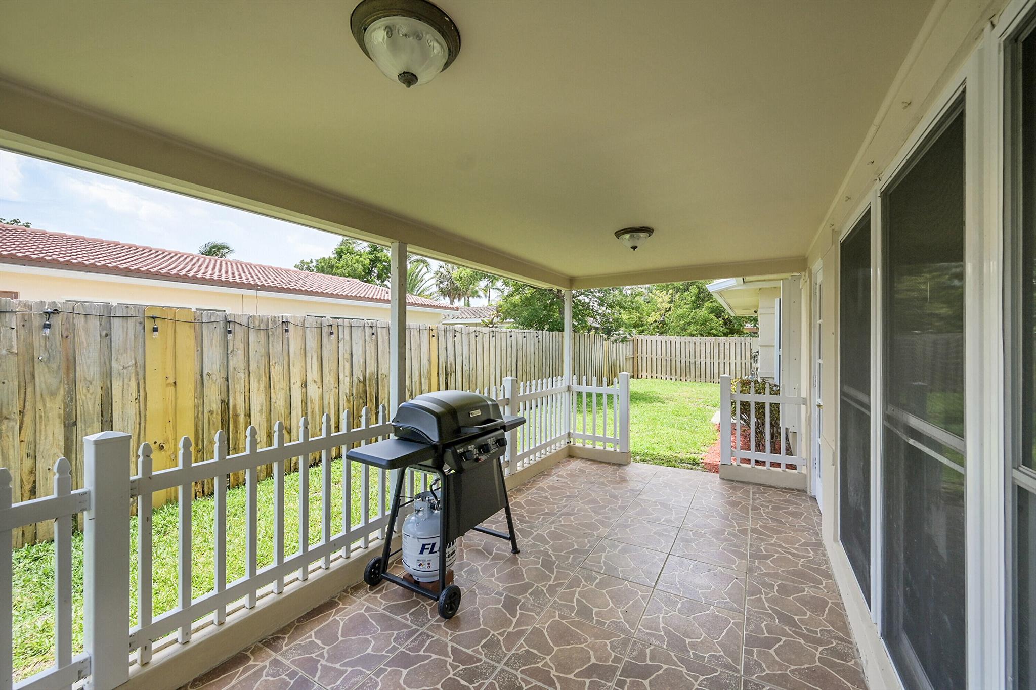 Pompano Beach, Florida 33062, United States, 2 Bedrooms Bedrooms, ,2 BathroomsBathrooms,Residential,Active,209604