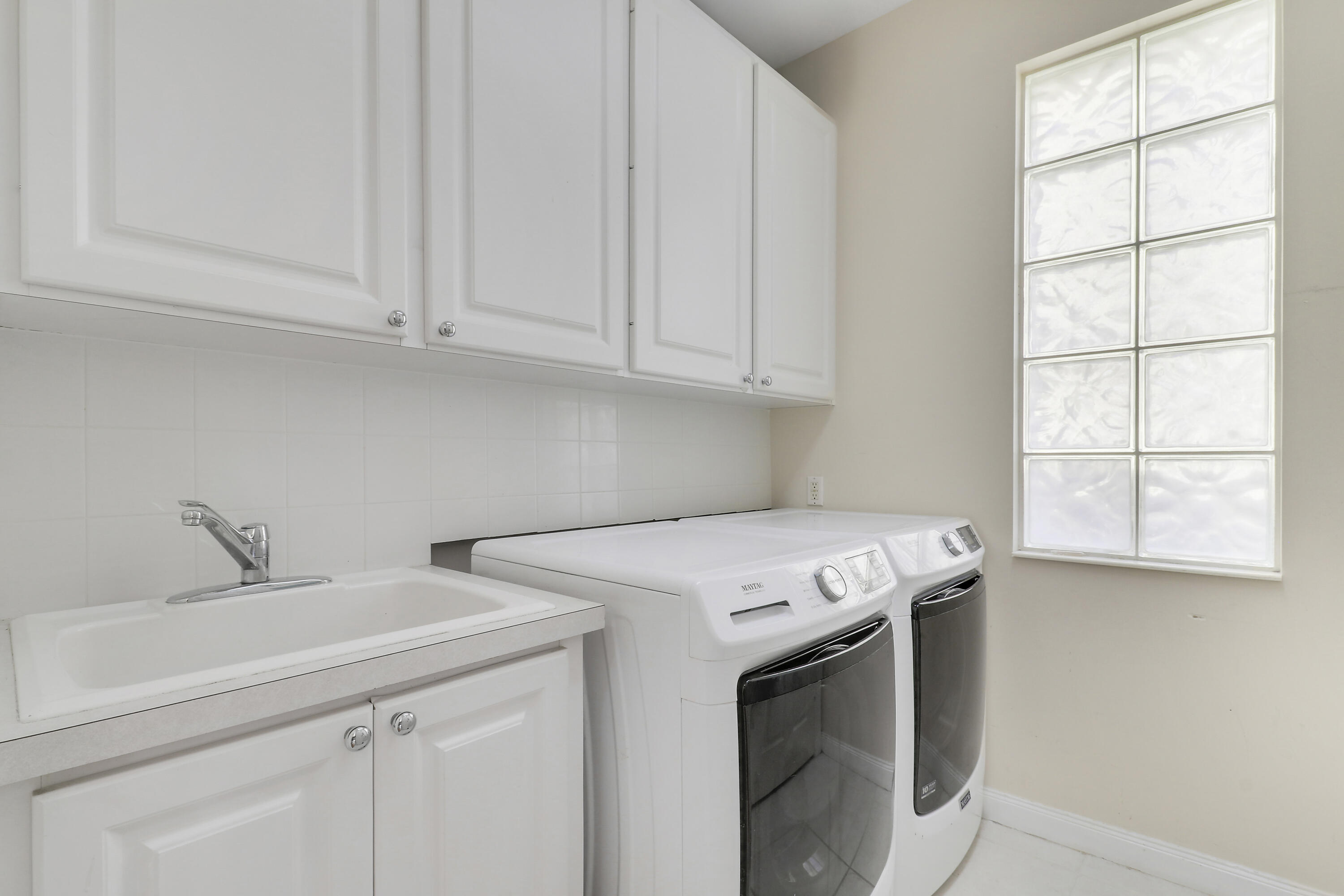 CAMBRIDGE AT ABACOA - Residential