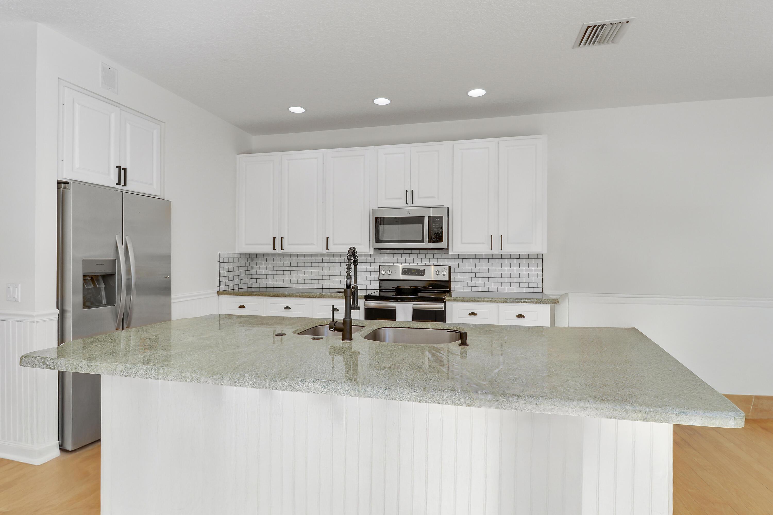 CAMBRIDGE AT ABACOA - Residential