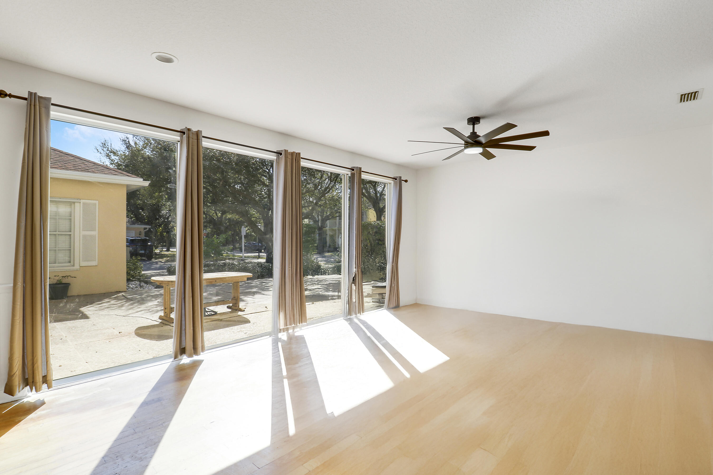 CAMBRIDGE AT ABACOA - Residential