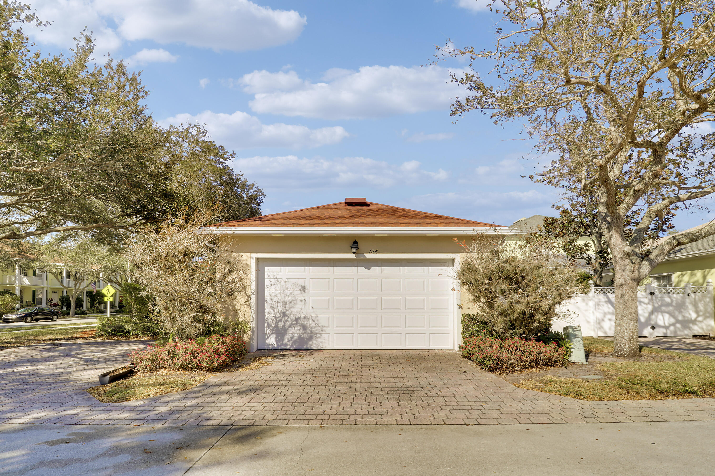 CAMBRIDGE AT ABACOA - Residential