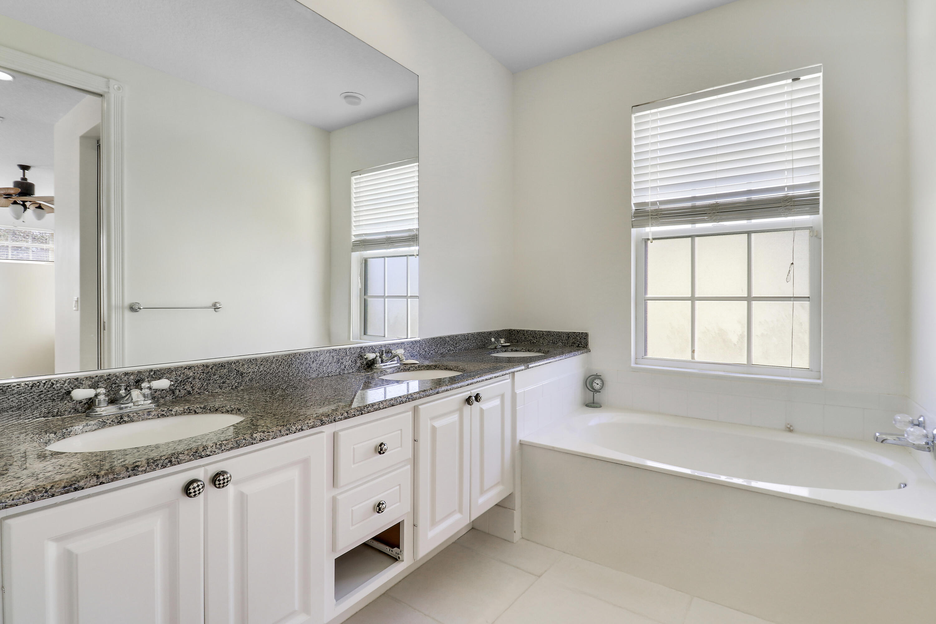 CAMBRIDGE AT ABACOA - Residential