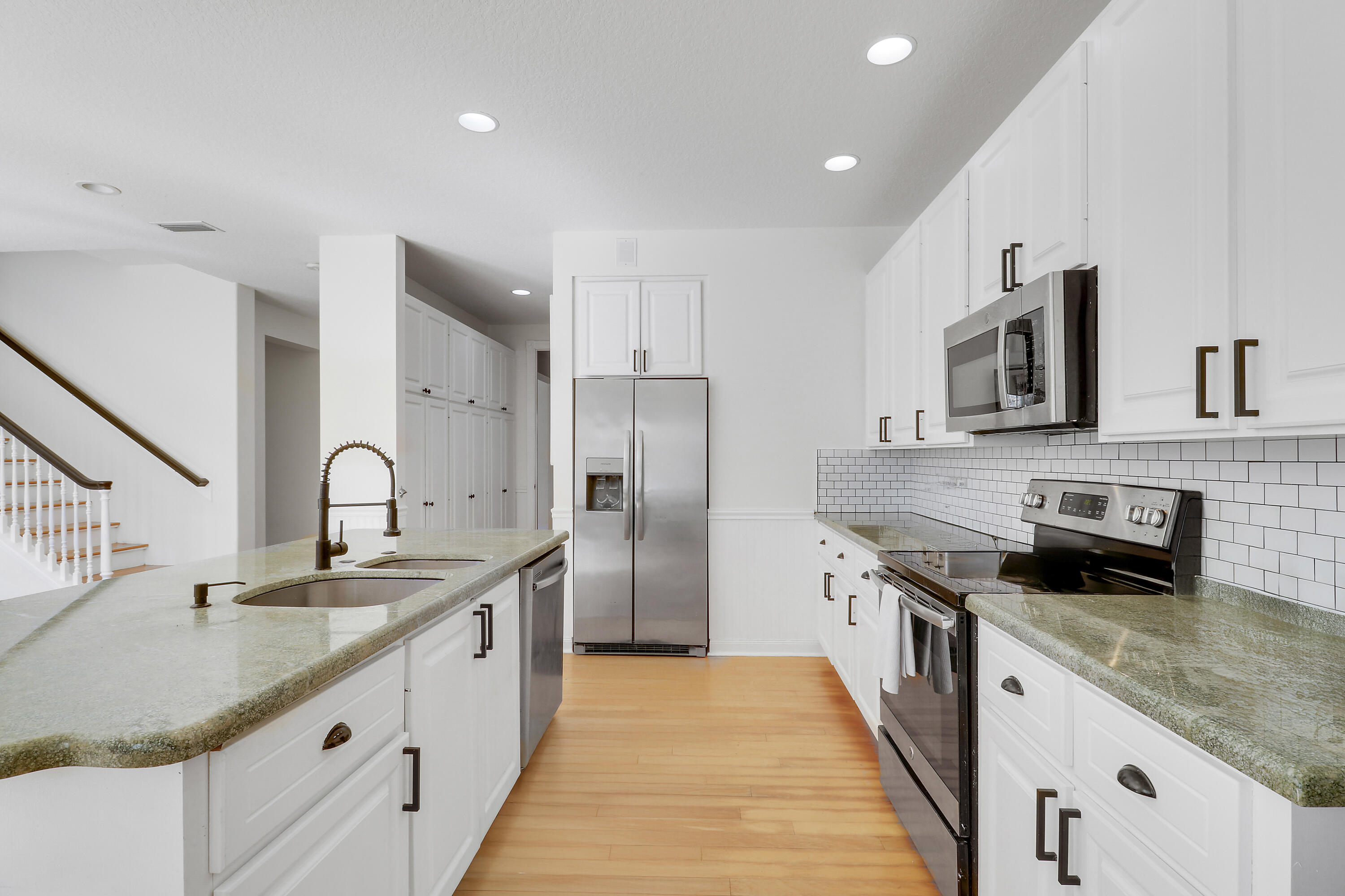 CAMBRIDGE AT ABACOA - Residential