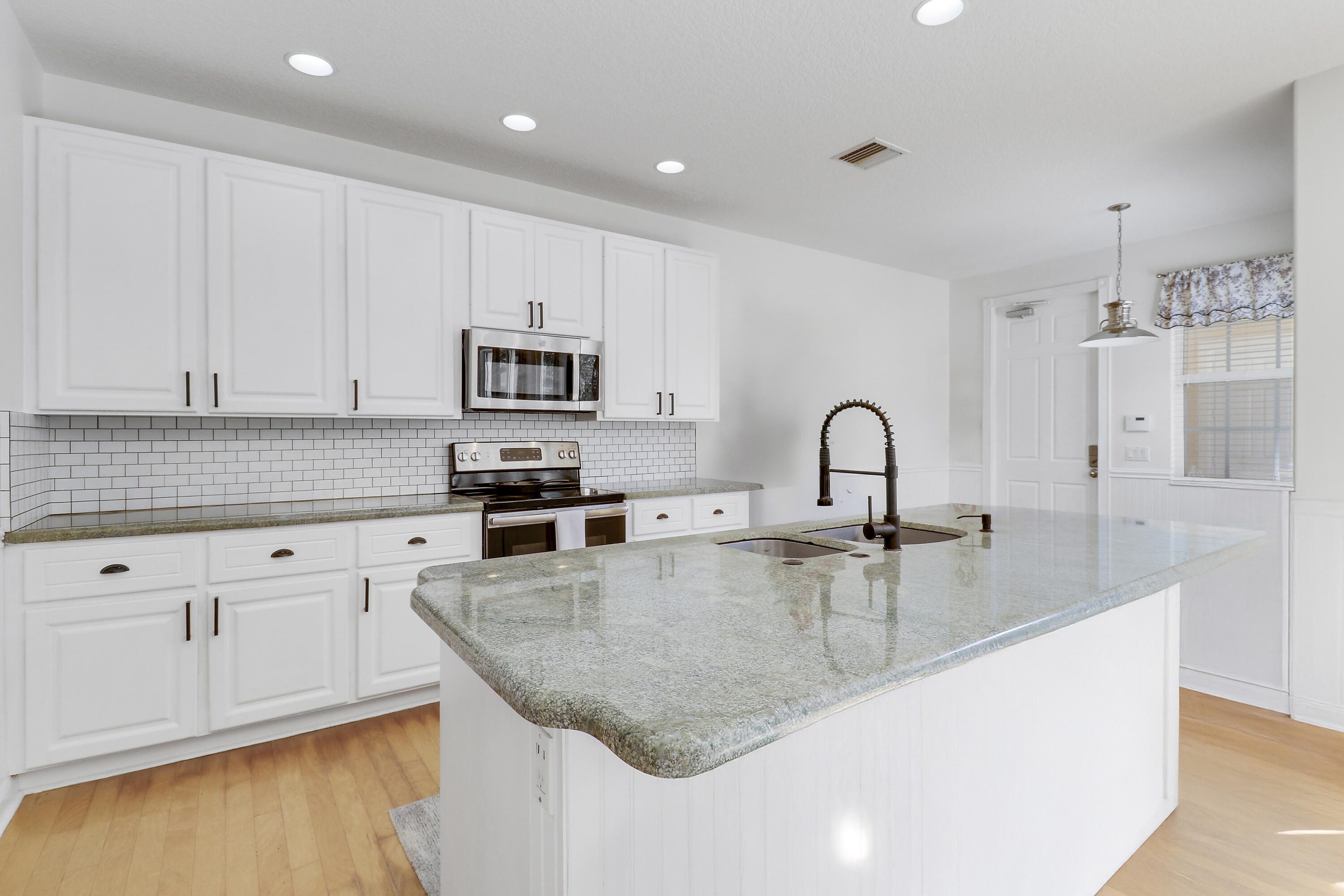 CAMBRIDGE AT ABACOA - Residential