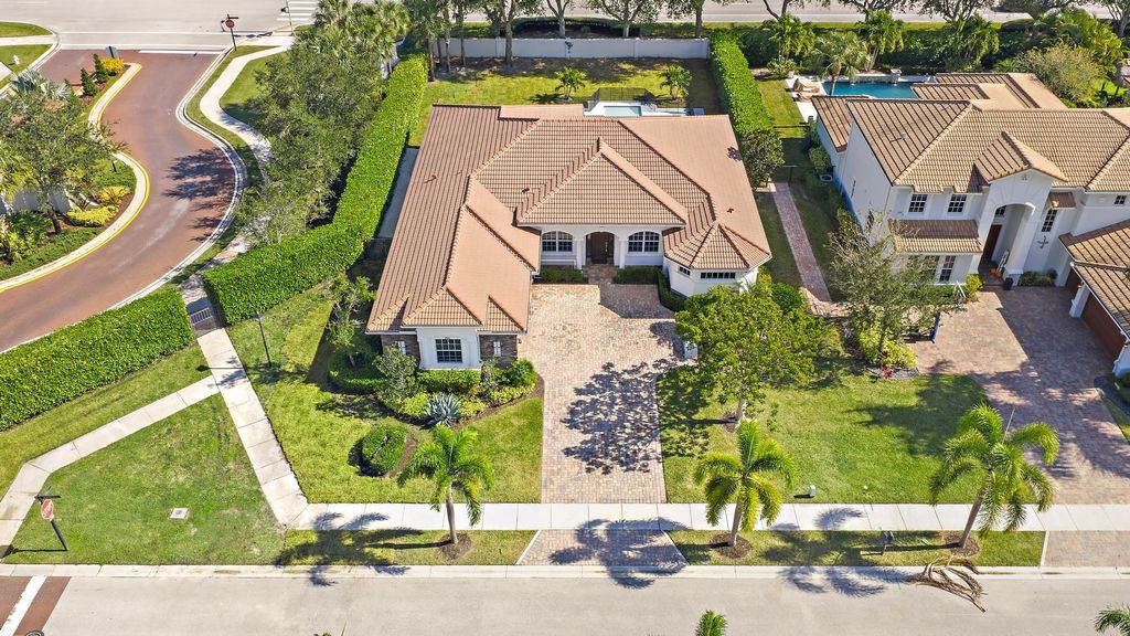 Photo of 301 Rudder Cay Way, Jupiter, FL 33458 (MLS # R11121282)