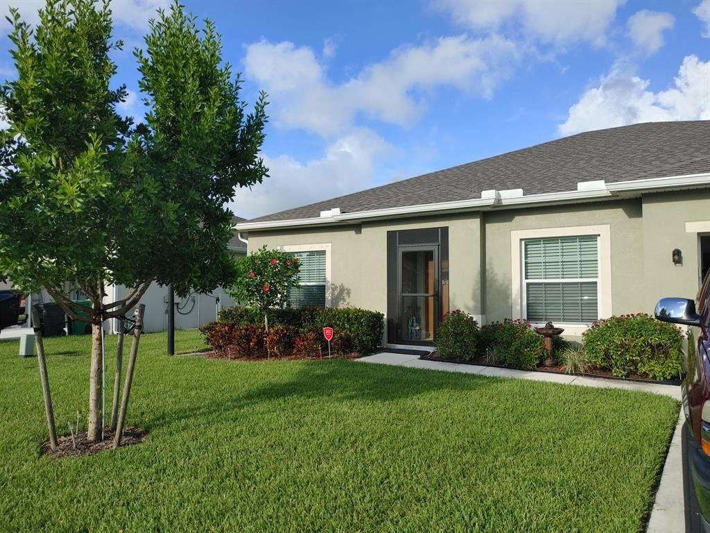 Photo of 5357 Oakland Lake Circle, Fort Pierce, FL 34951 (MLS # F10466798)