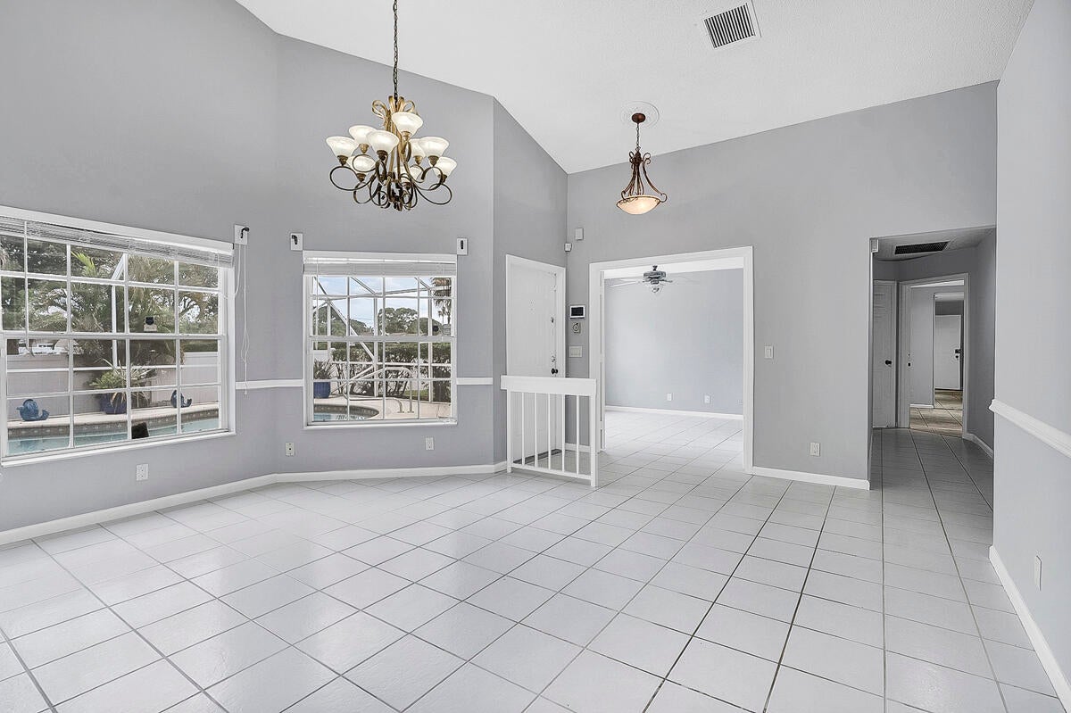 3814 Circle Lake Drive