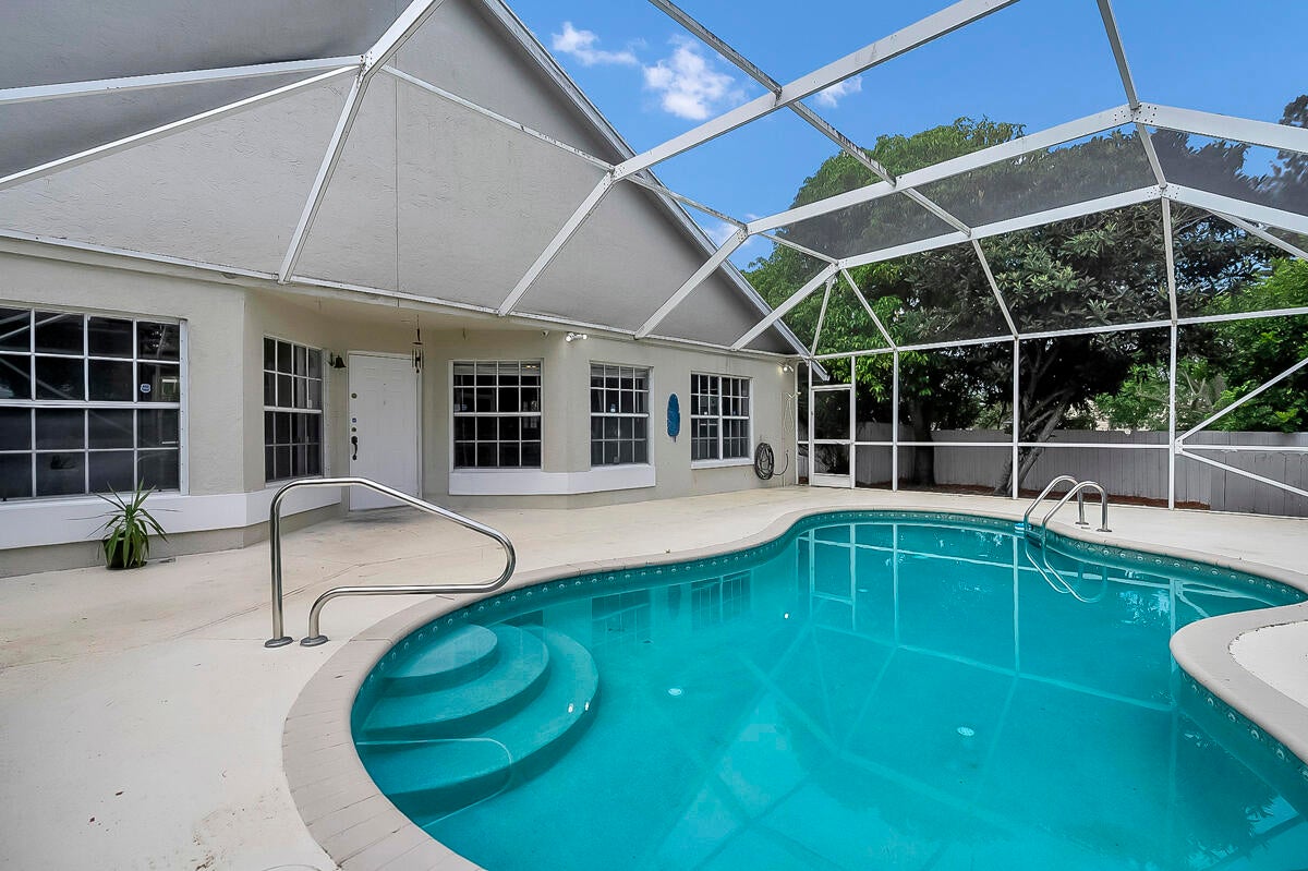 3814 Circle Lake Drive