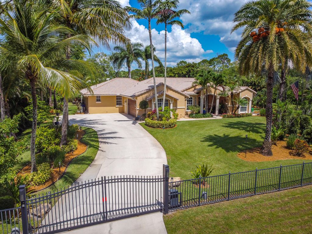 Photo of 15687 83rd Way N, Palm Beach Gardens, FL 33418 (MLS # R11100064)