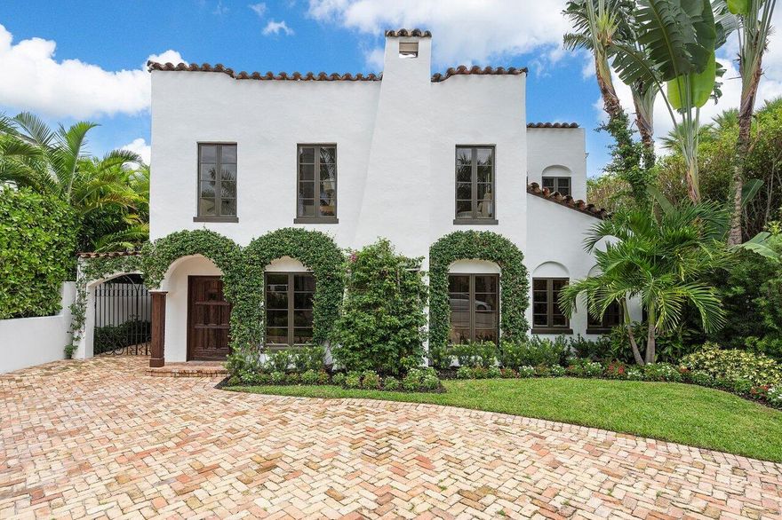 Quintessential Palm Beach with the modern luxuries of new construction. Welcome to ''Casa Hermosa.'' This beautiful mission revival home has been fully restored to its original charm and enjoys an ideal In-Town location with private beach access, direct lake trail access, and walkability to the best restaurants and shopping. Move-in ready now with new everything!