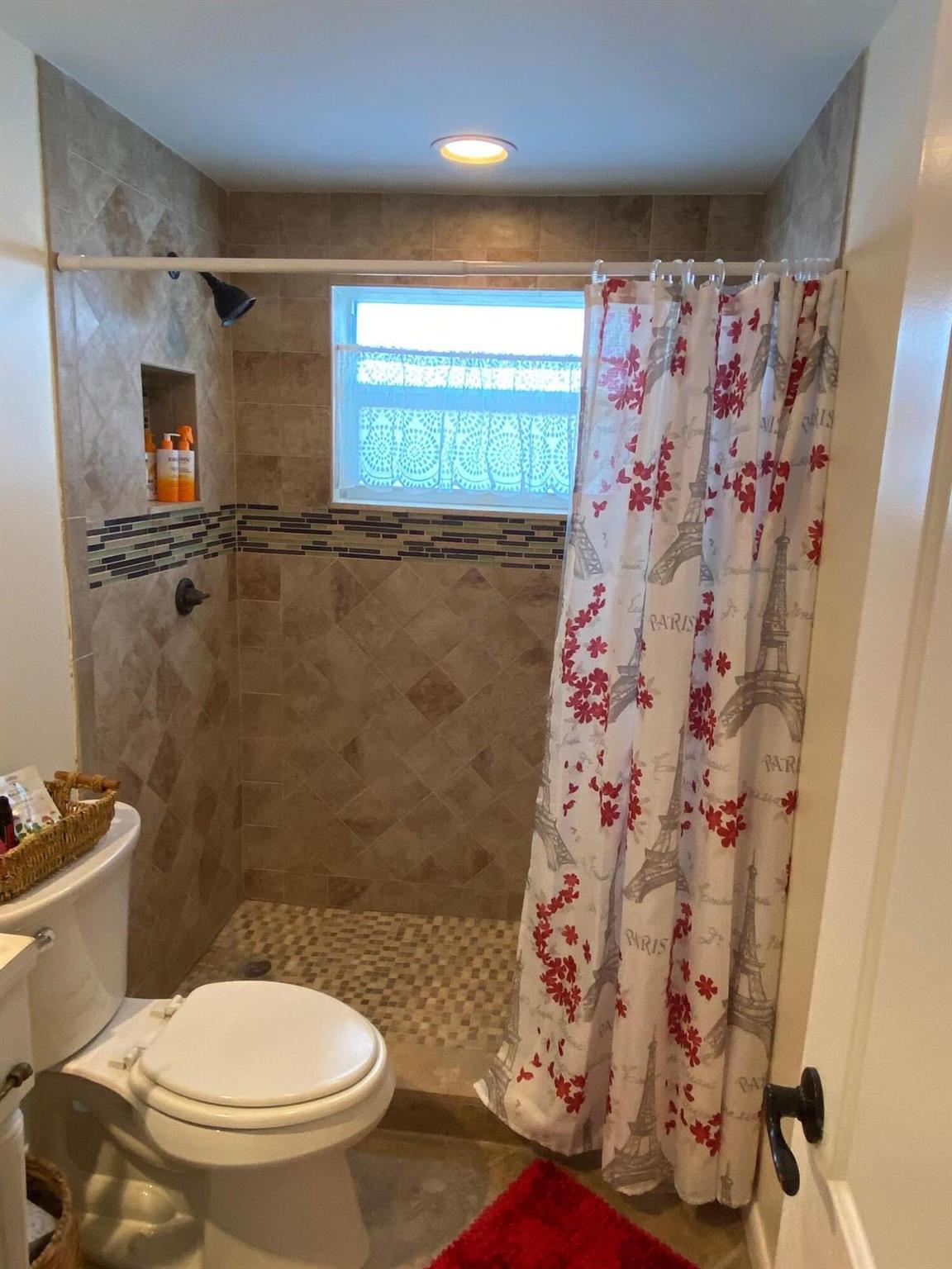 EMERALD HOUSE INC 219 LAK - Residential