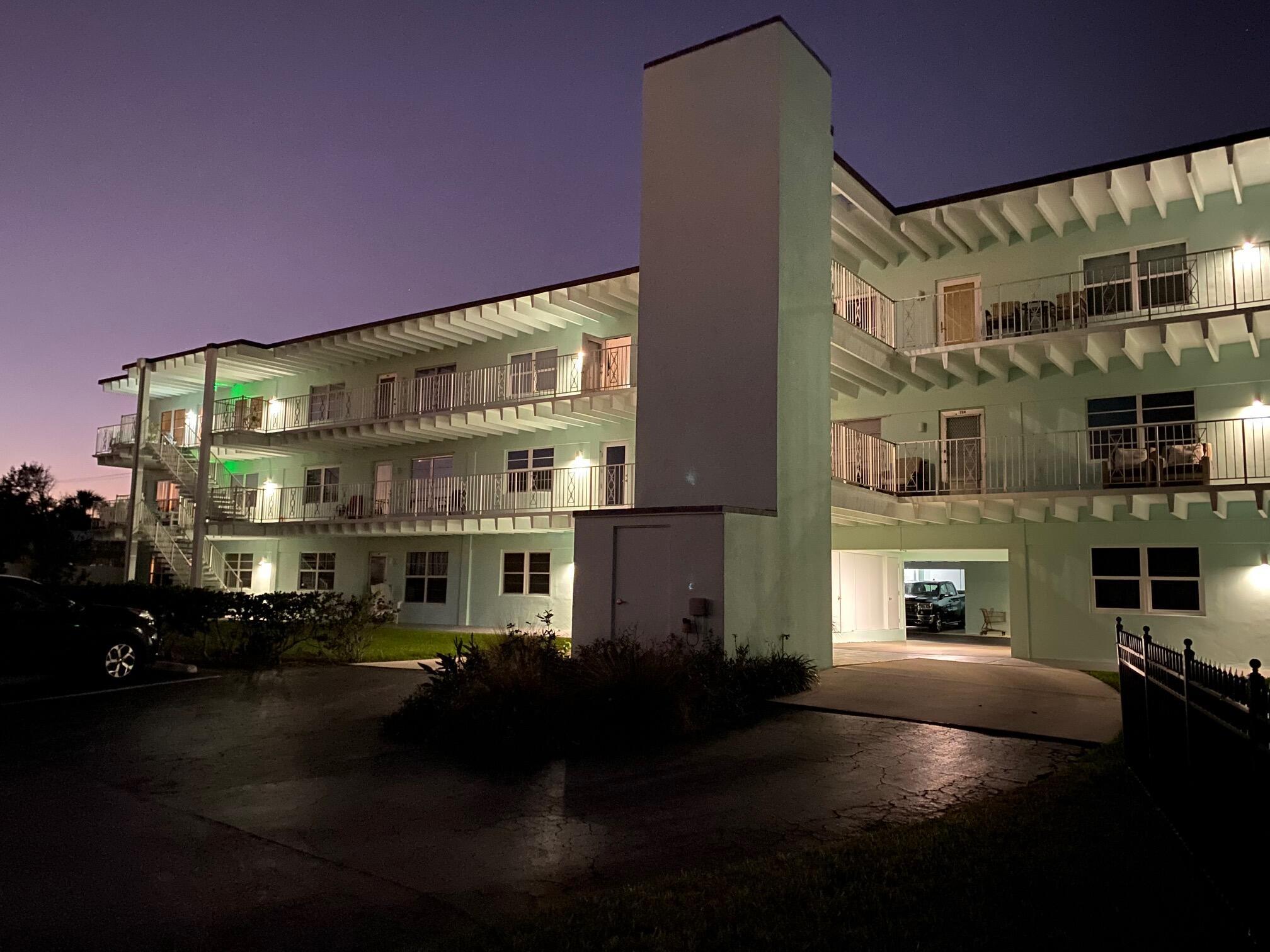 EMERALD HOUSE INC 219 LAK - Residential