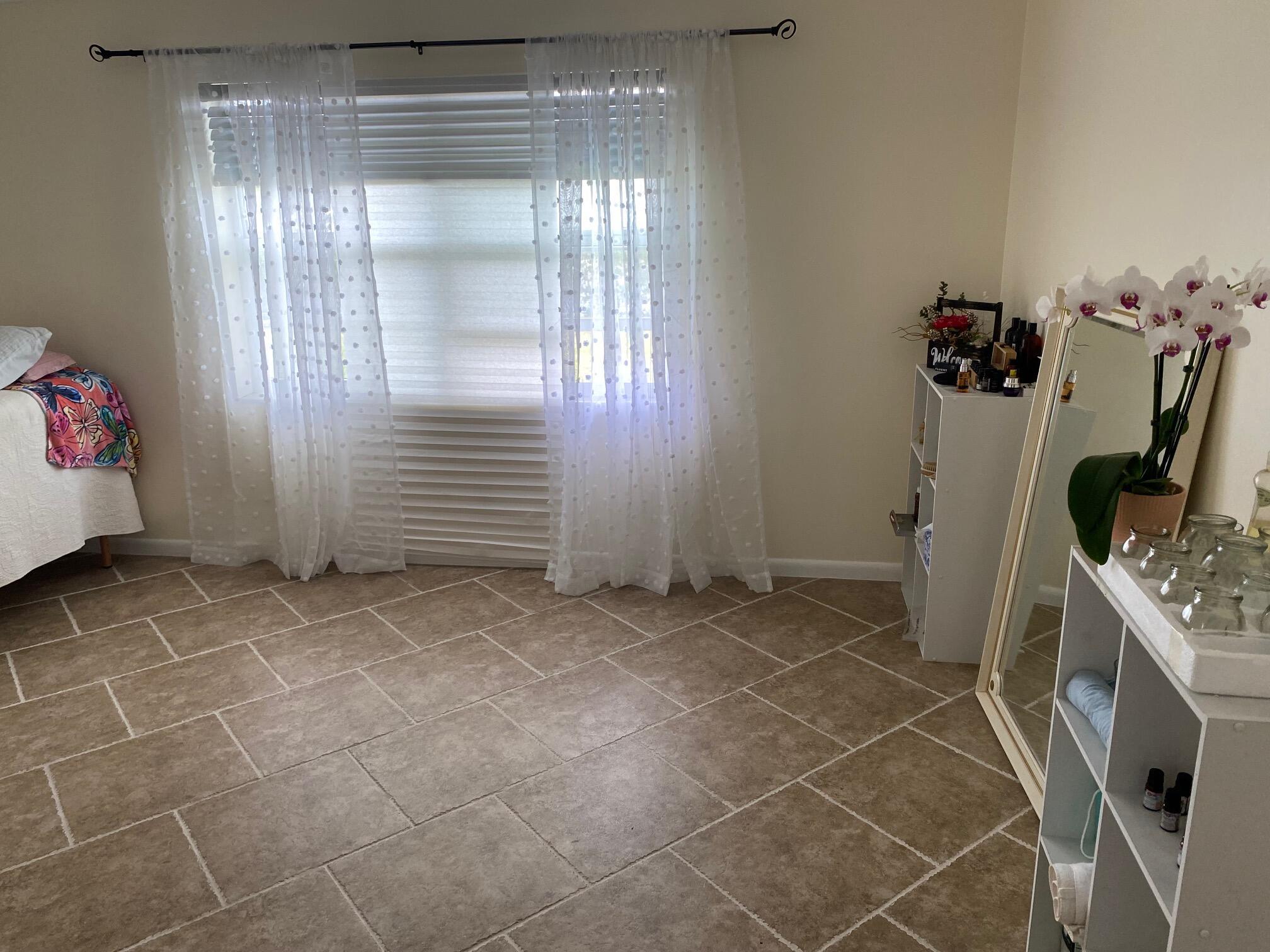 EMERALD HOUSE INC 219 LAK - Residential