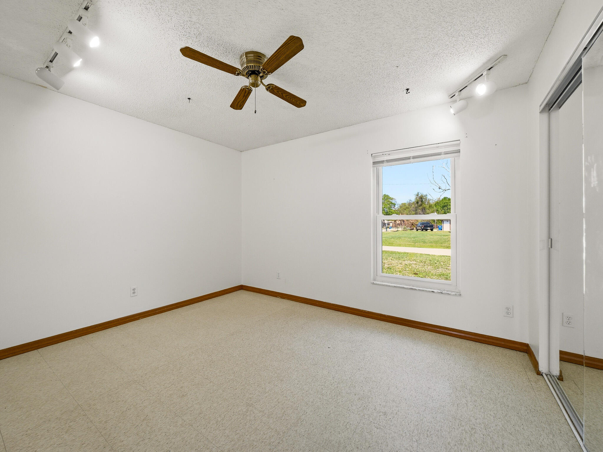 FLORIDA SHORES UNIT 5 - Residential