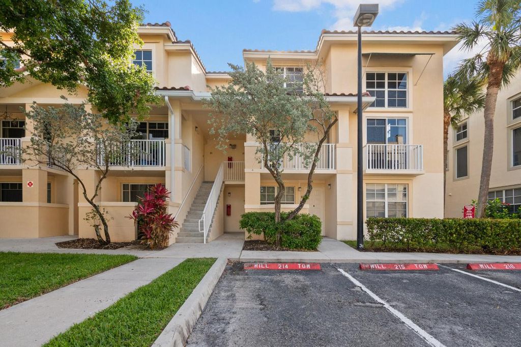 Photo of 4822 Chancellor Drive #20, Jupiter, FL 33458 (MLS # R10952923)