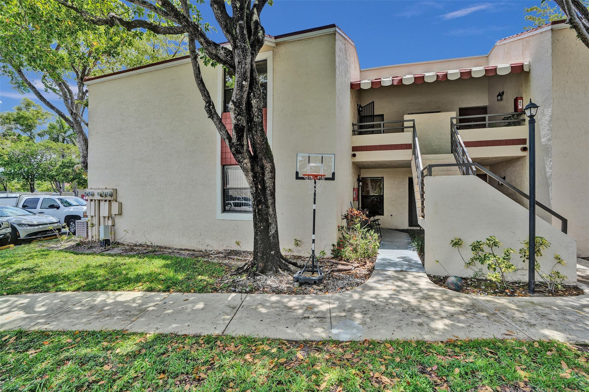 Quatraine - Residential