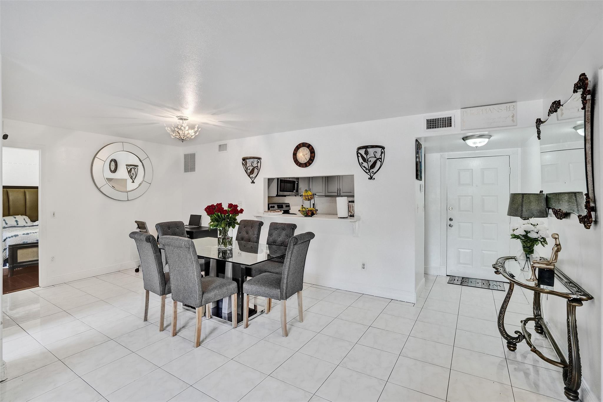 Quatraine - Residential